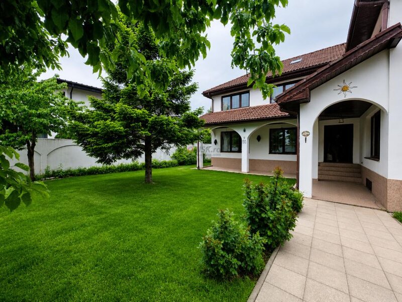 Pipera, casa individuala, 242 mp, zona linistita, curte privata.