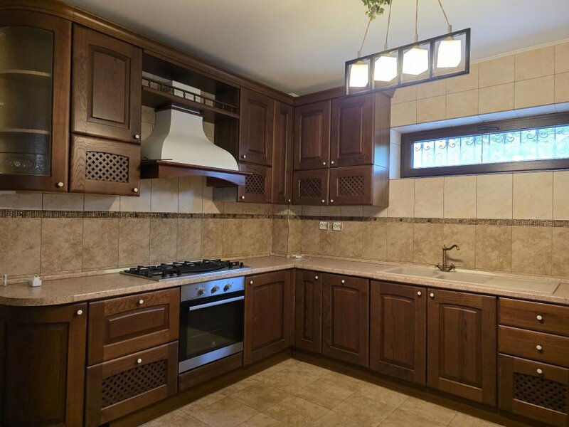 Pipera, casa individuala, 242 mp, zona linistita, curte privata.