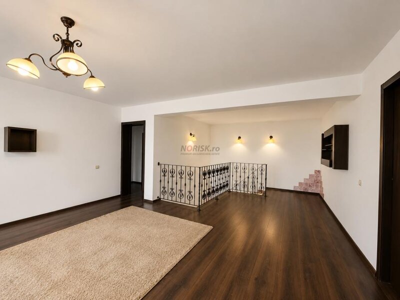 Pipera, casa individuala, 242 mp, zona linistita, curte privata.