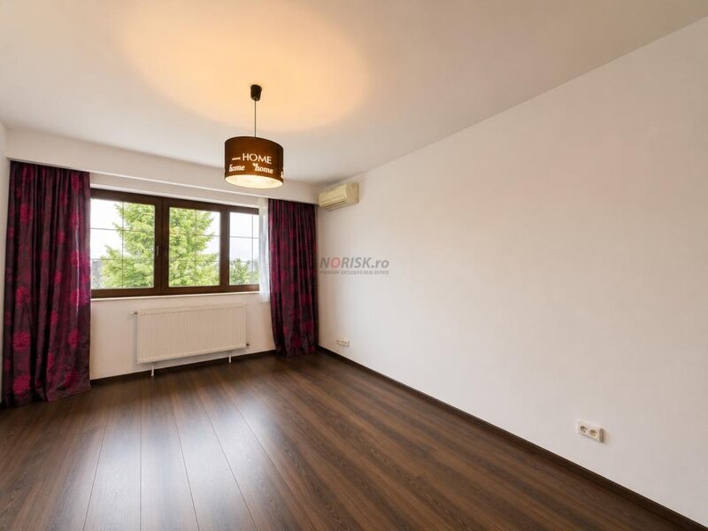 Pipera, casa individuala, 242 mp, zona linistita, curte privata.
